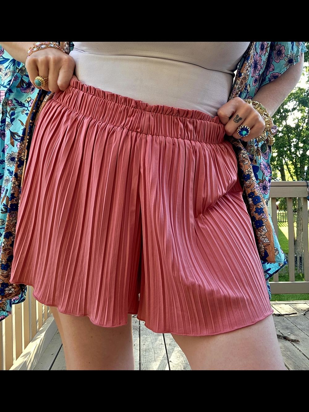 Pleated Dusty Rose Women’s Elastic-Waist Shorts